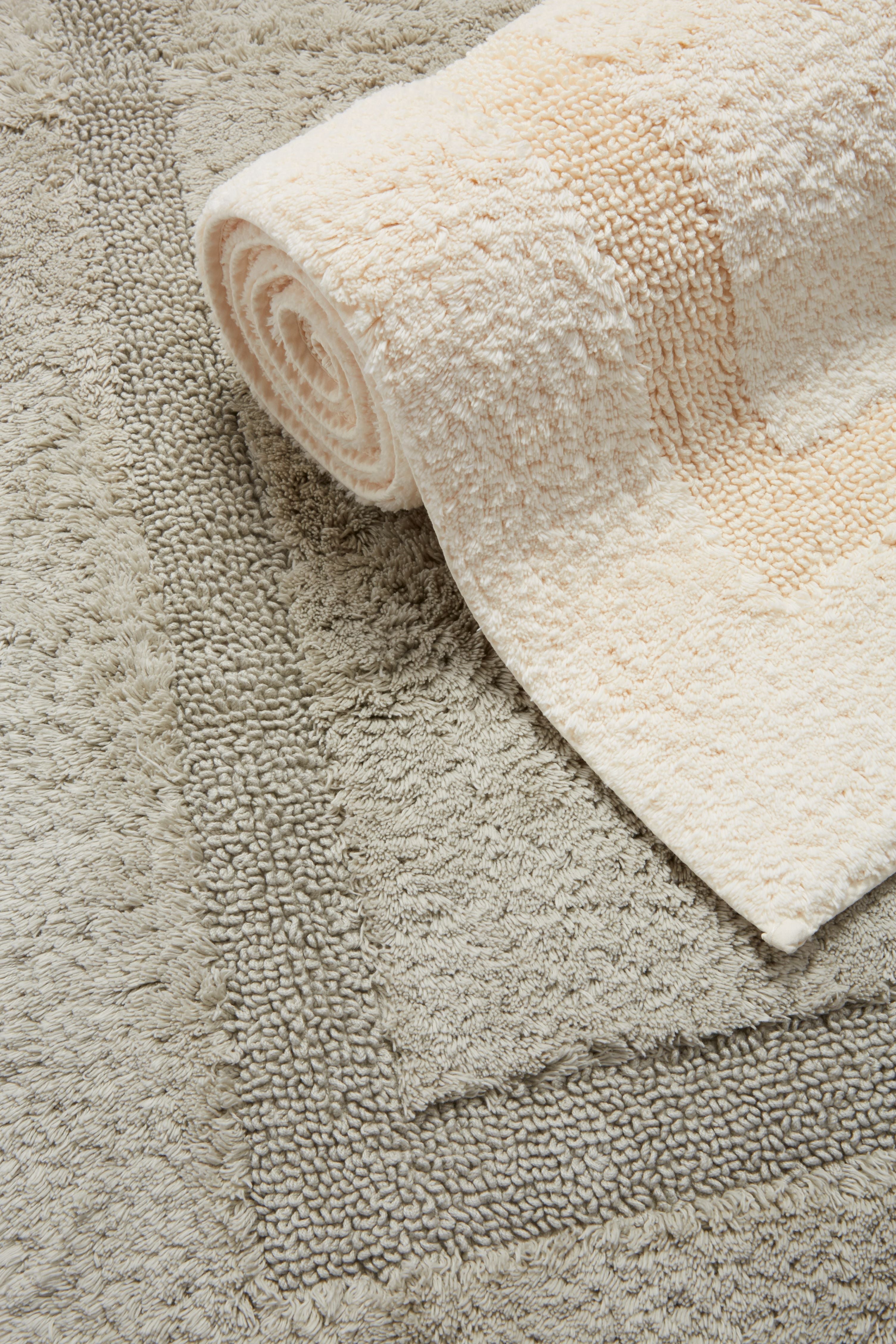 Bath Mats & Rugs