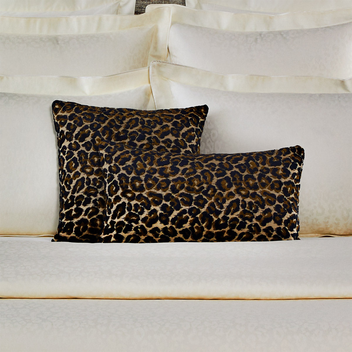 Leopard 18" Decorative Cushion