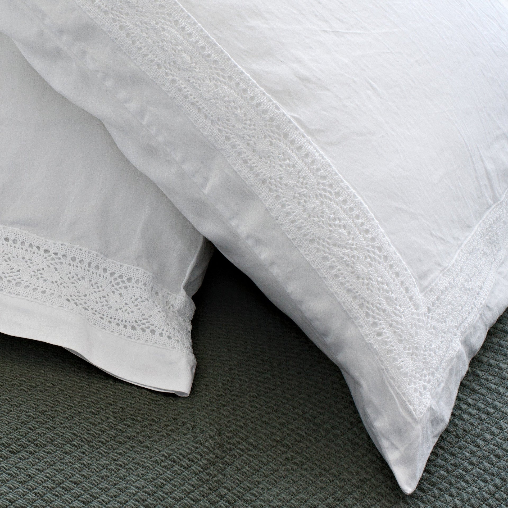 White - Blanc