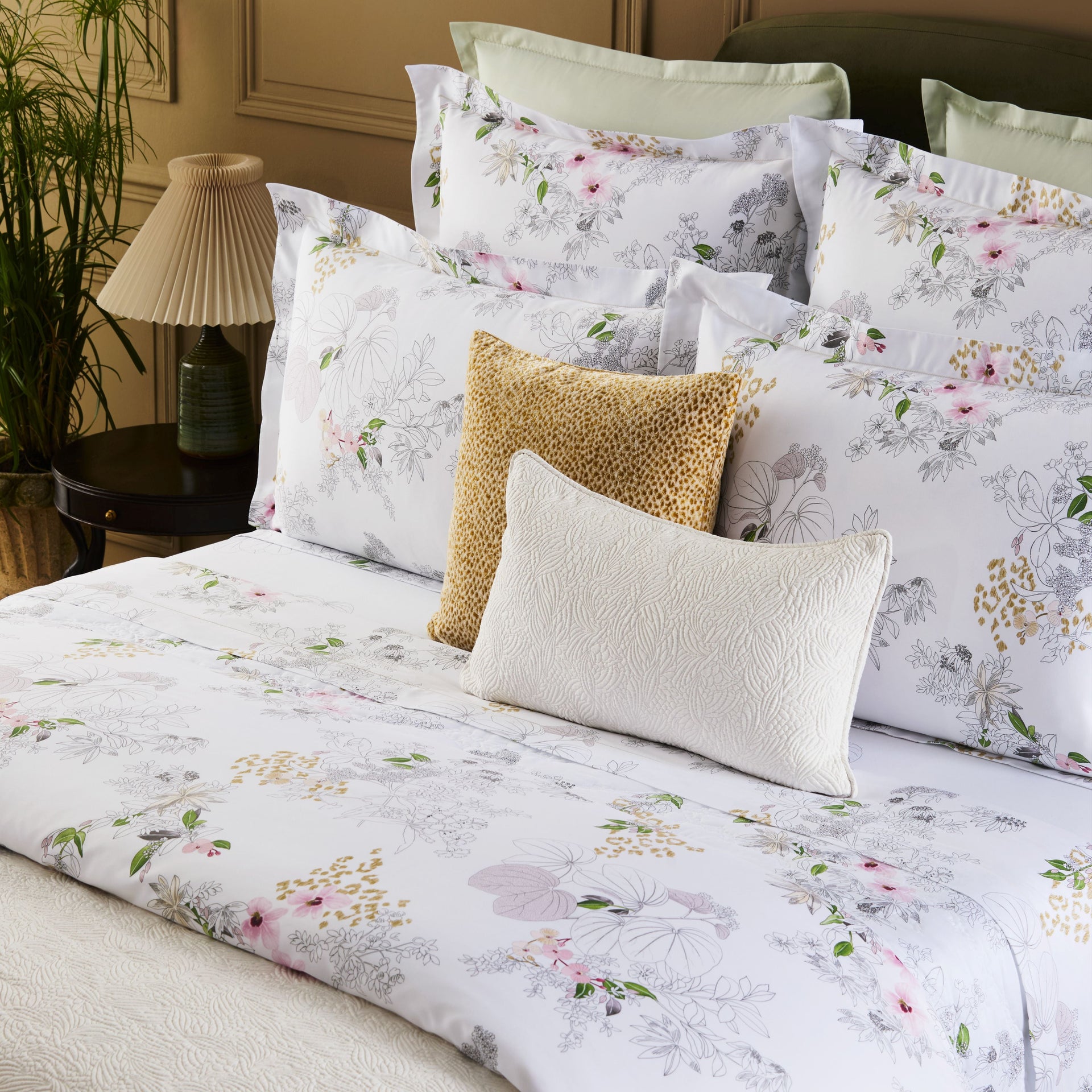 Orchidée by Yves Delorme