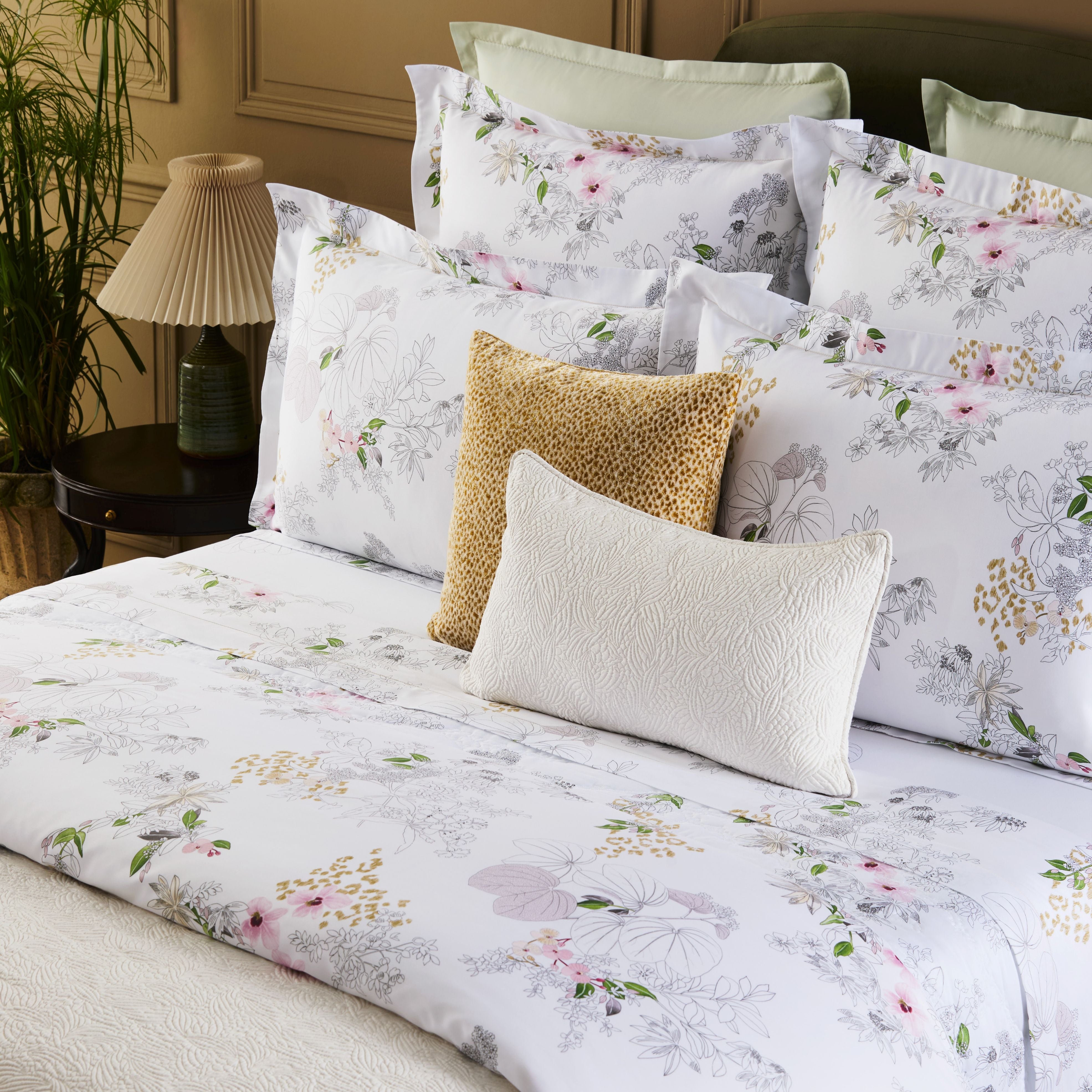 Orchidée by Yves Delorme