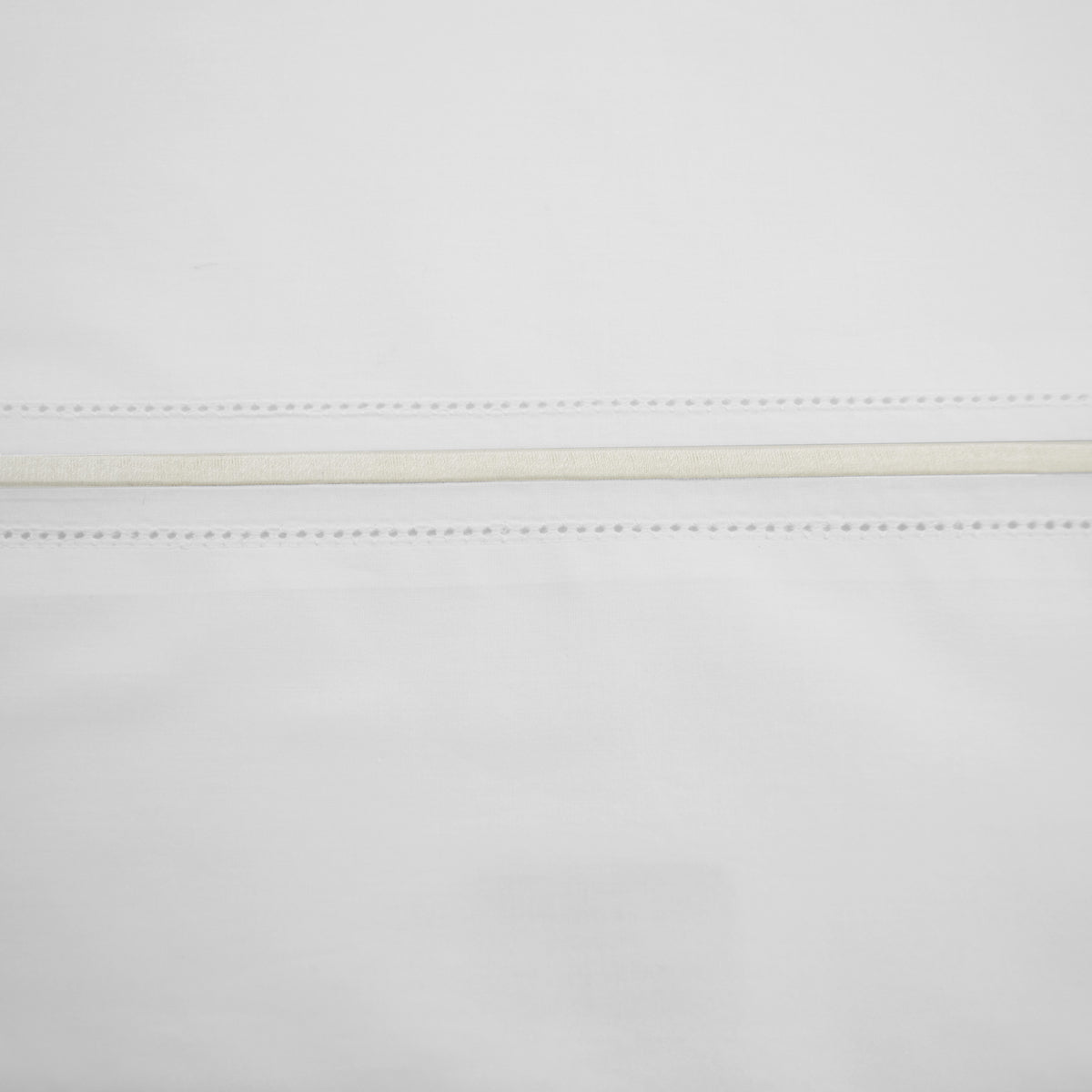 White/Ivory - Blanc/Ivoire