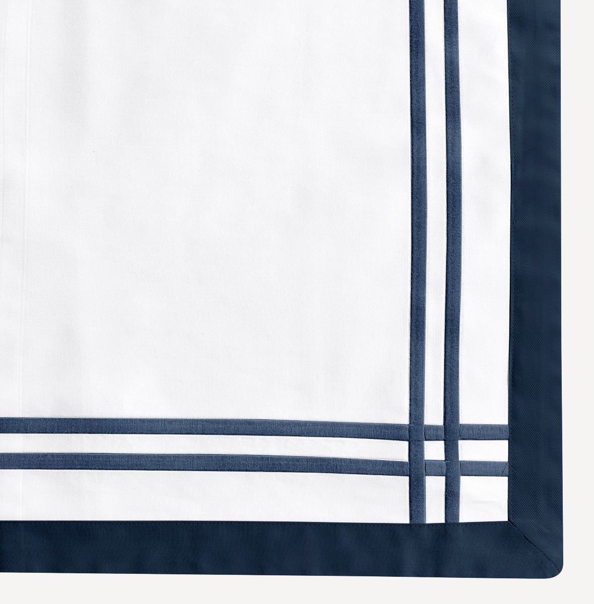 White/Dark Blue - Blanc/Bleu foncé