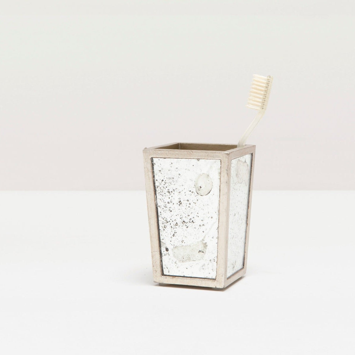 Tooth Brush Holder - Porte brosse à dents