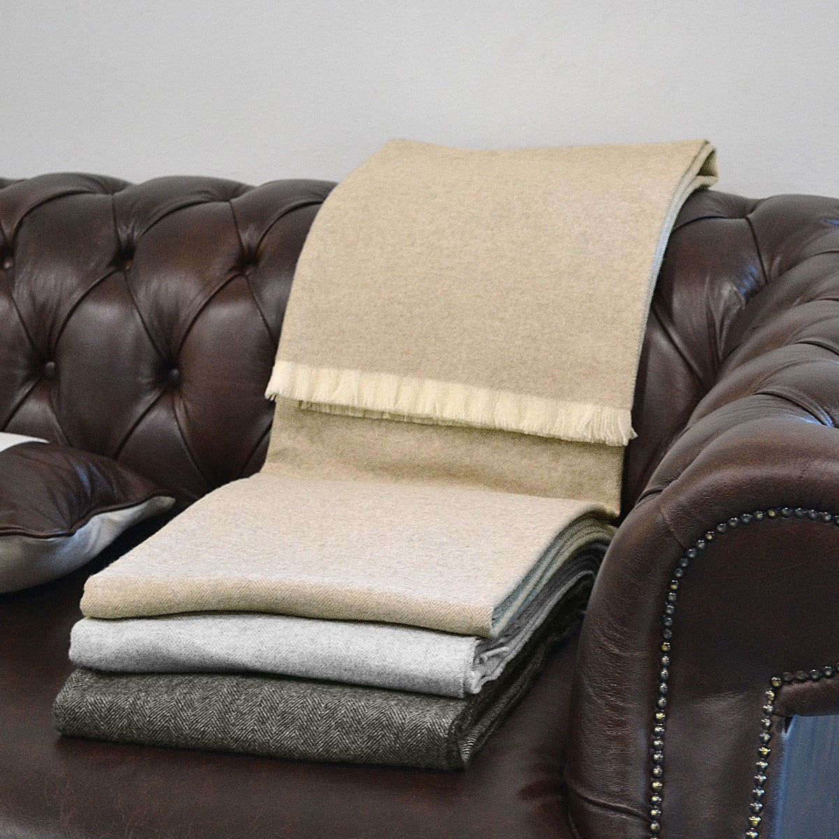 Alpi Throw